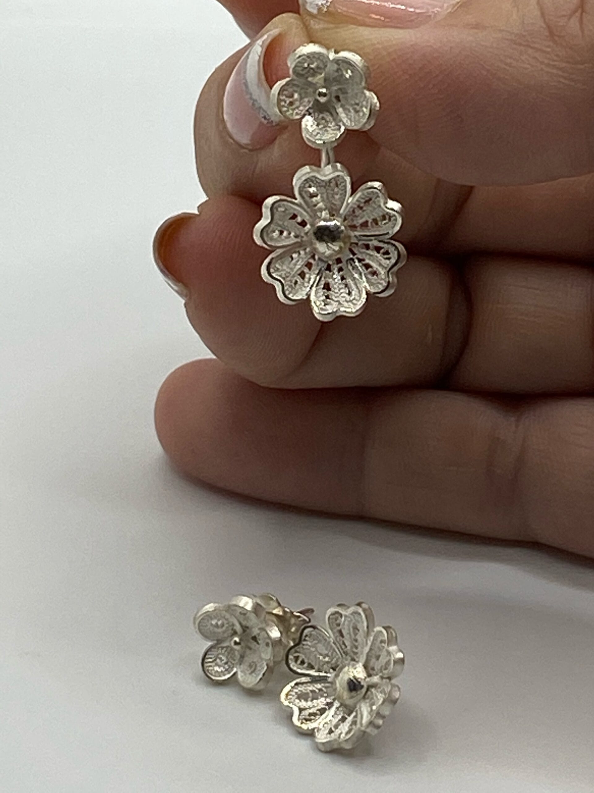 Boucles d'oreilles fleur fil 3P – Image 2